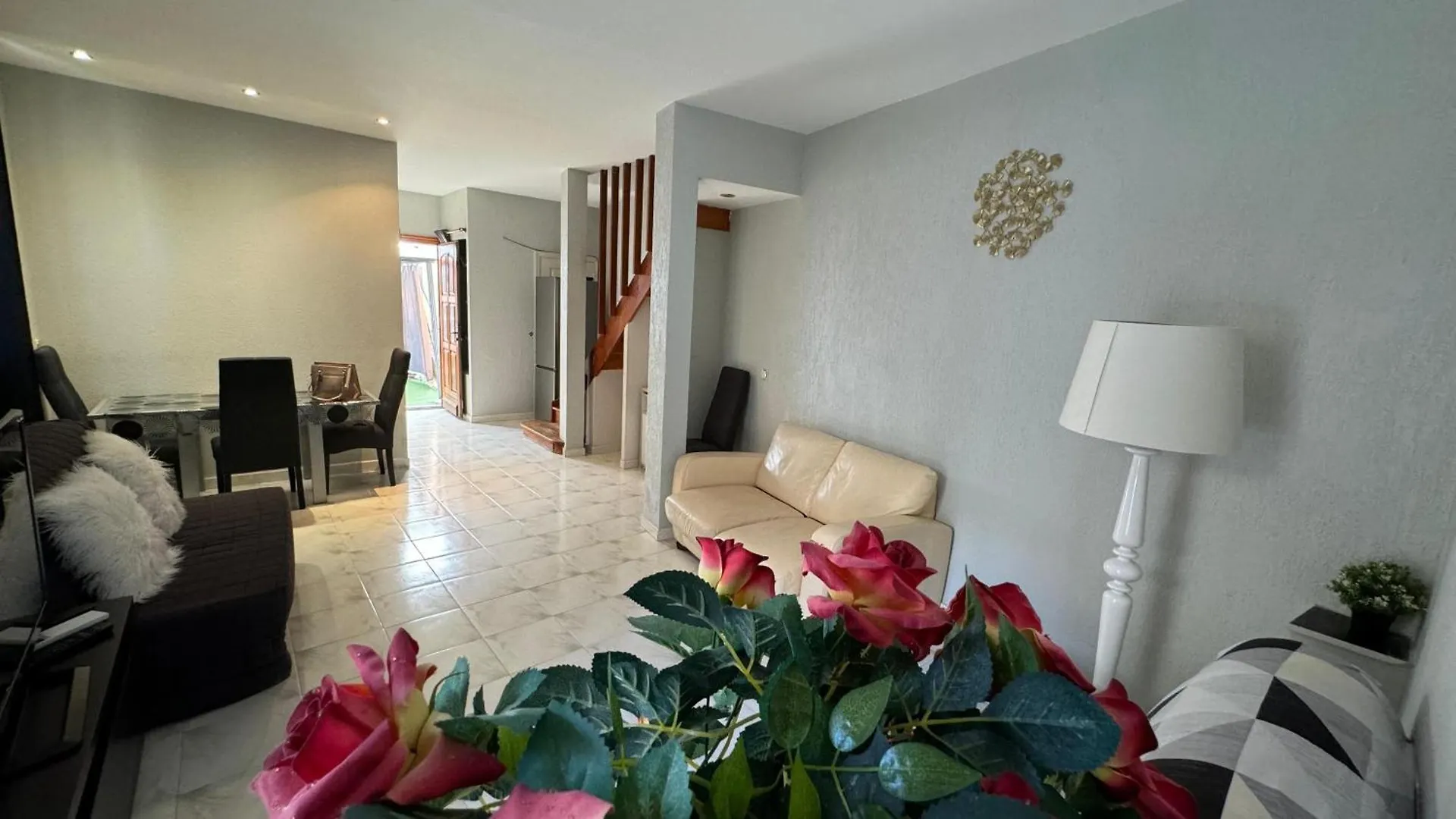 בוסוליי Monaco Central Duplex, 8 Sleeps Bnbrickeys